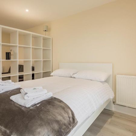 Pass The Keys Flat 9 Lovell Lodge - Modern Studio Near Science Park Cambridge  Bagian luar foto