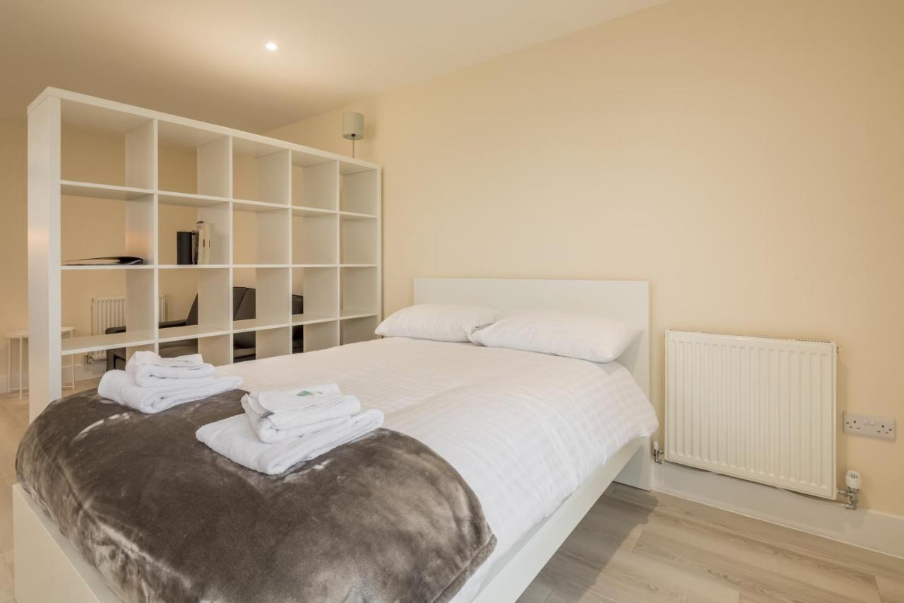 Pass The Keys Flat 9 Lovell Lodge - Modern Studio Near Science Park Cambridge  Bagian luar foto