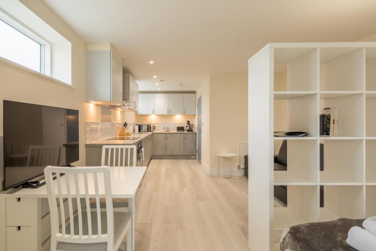 Pass The Keys Flat 9 Lovell Lodge - Modern Studio Near Science Park Cambridge  Bagian luar foto