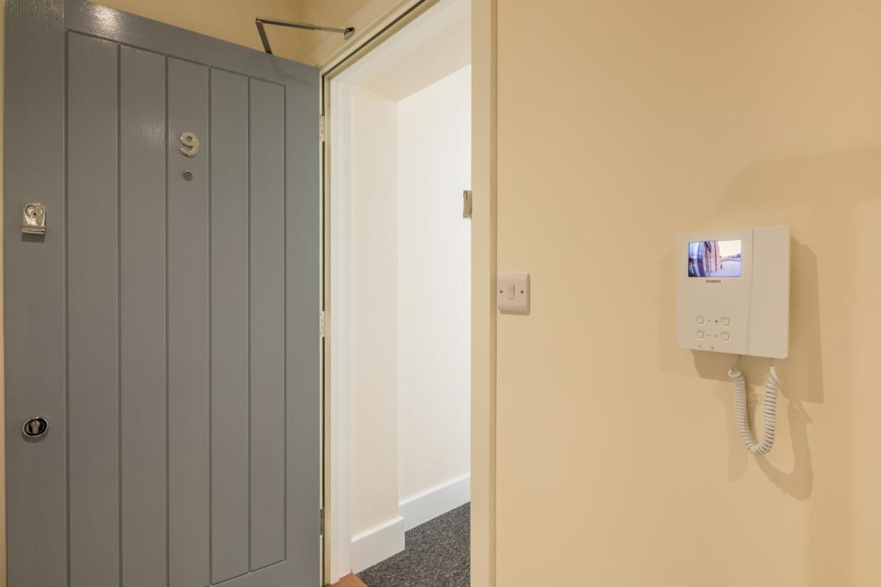 Pass The Keys Flat 9 Lovell Lodge - Modern Studio Near Science Park Cambridge  Bagian luar foto